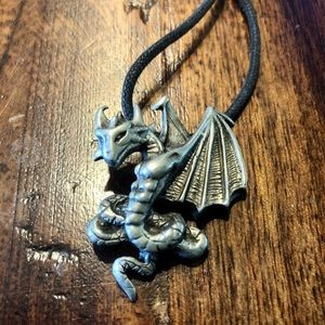 3/22$ ⚡️ Dragon steel necklace